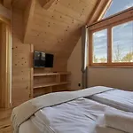 Comfortable With Mountain Views *
