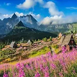Comfortable With Mountain Views