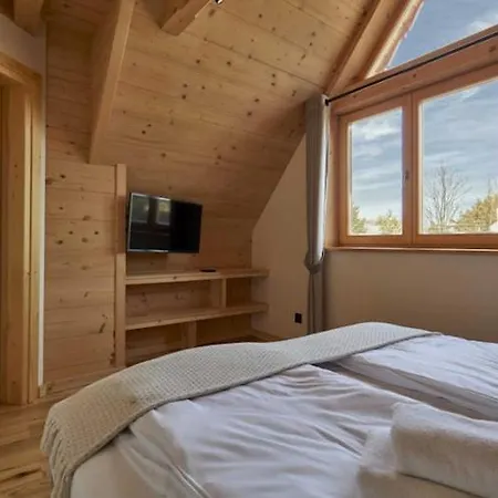 Comfortable With Mountain Views *