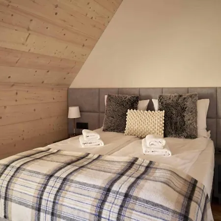 Comfortable With Mountain Views *