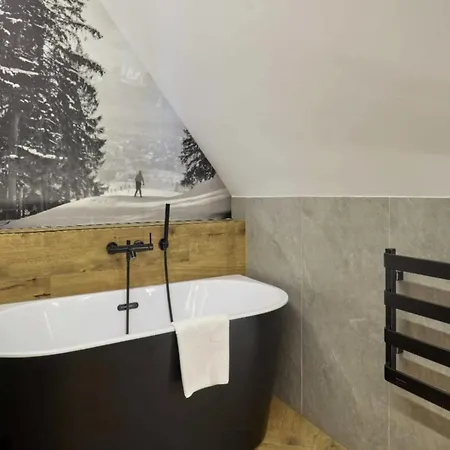 Comfortable With Mountain Views *