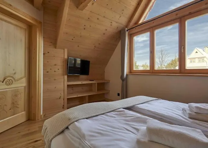 Comfortable With Mountain Views *